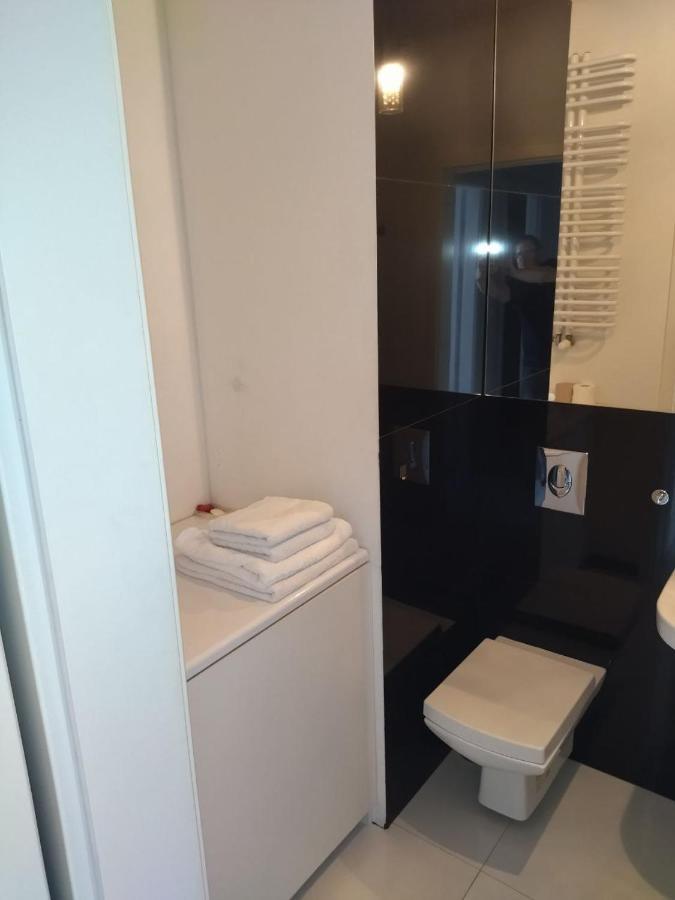 House4You Apartament Sakura Airport Chopin วอร์ซอ ภายนอก รูปภาพ